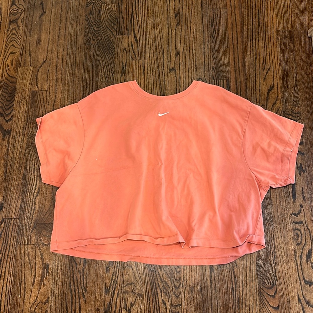 Oversized Cropped Nike T-Shirt - Picture 1 of 3